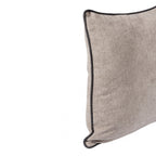 Almofada BELLUS 45x45 Veludo Bege Toupeira com Vivo Preto