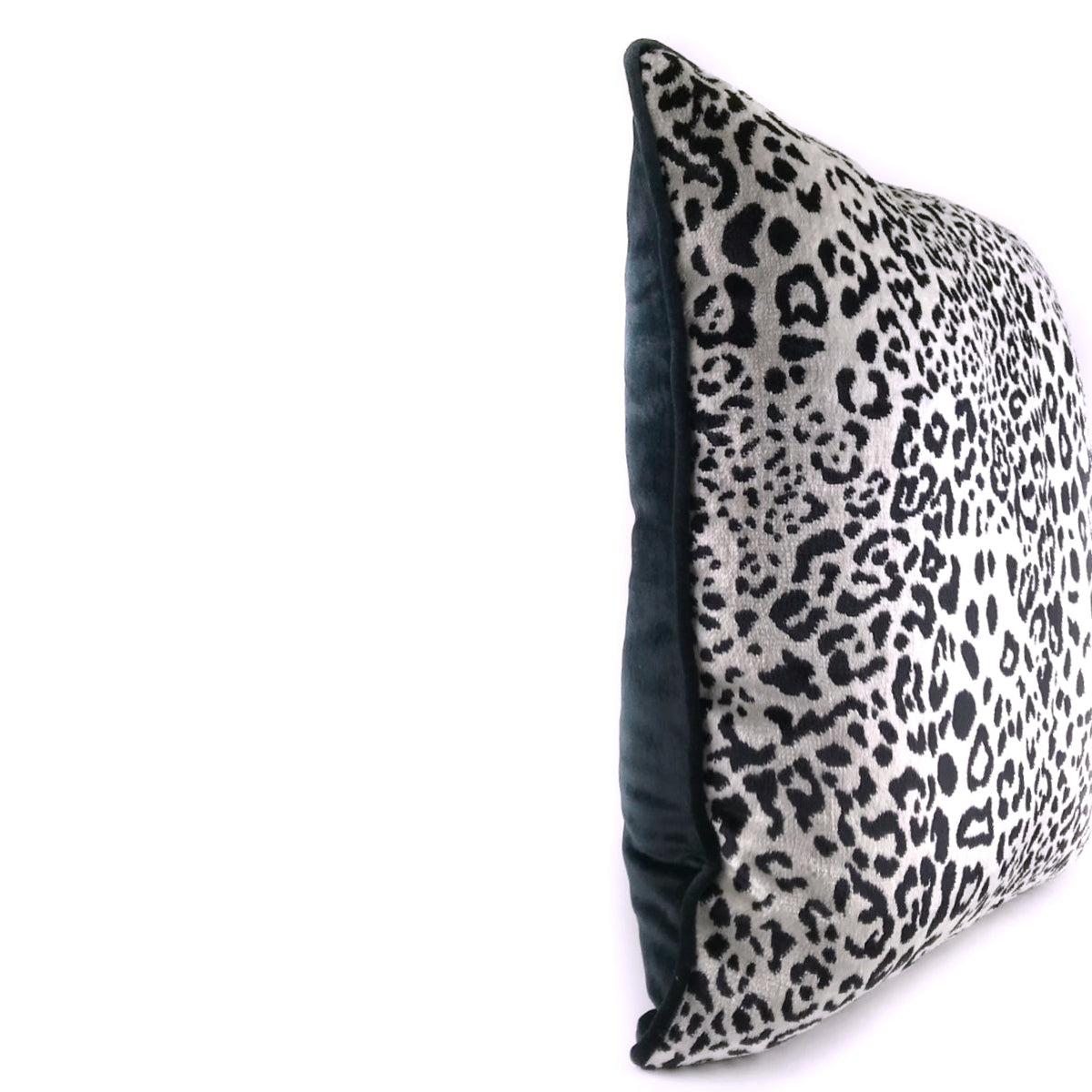 Almofada DINJA 45x45 Veludo Leopardo verso Preto