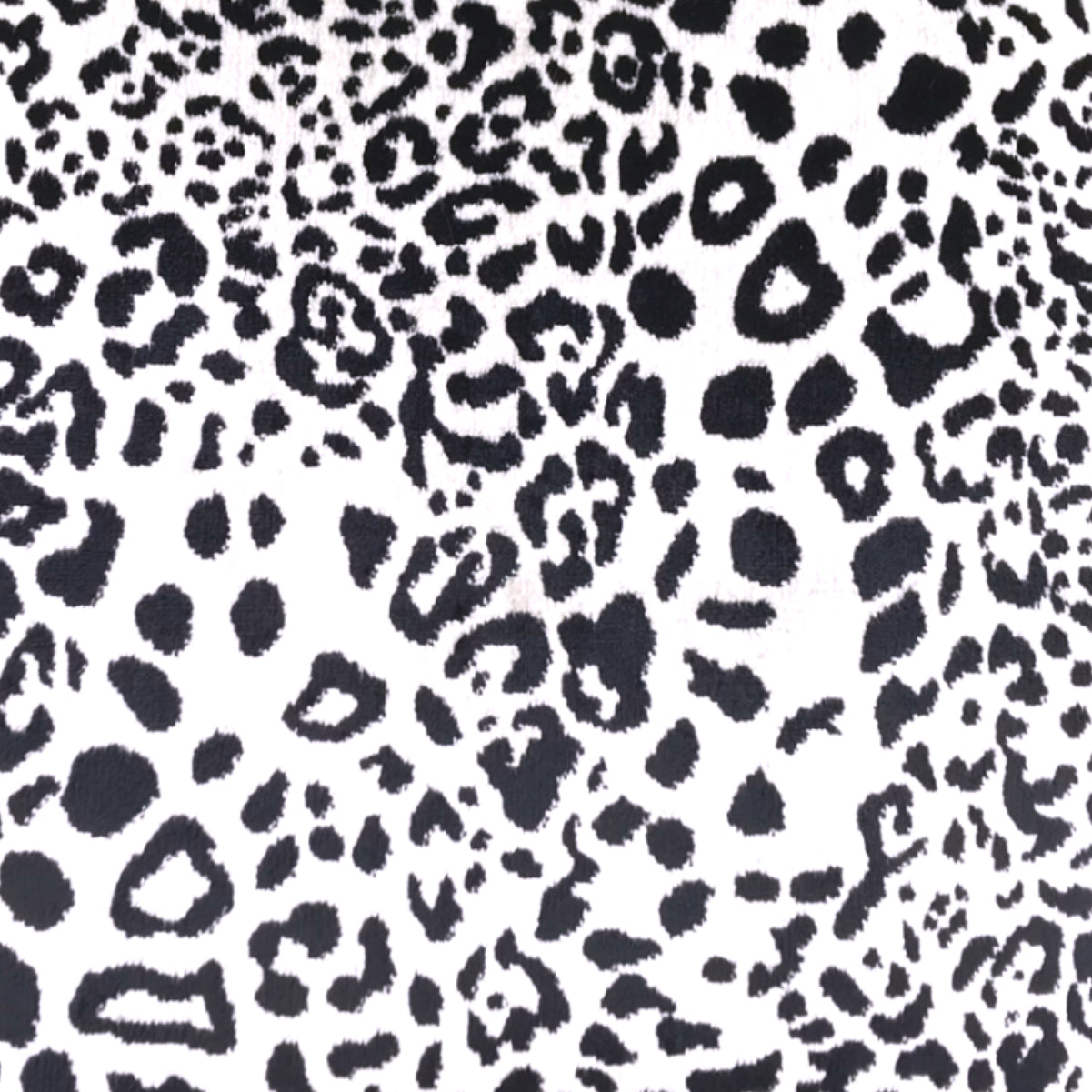 Almofada DINJA 45x45 Veludo Leopardo verso Preto