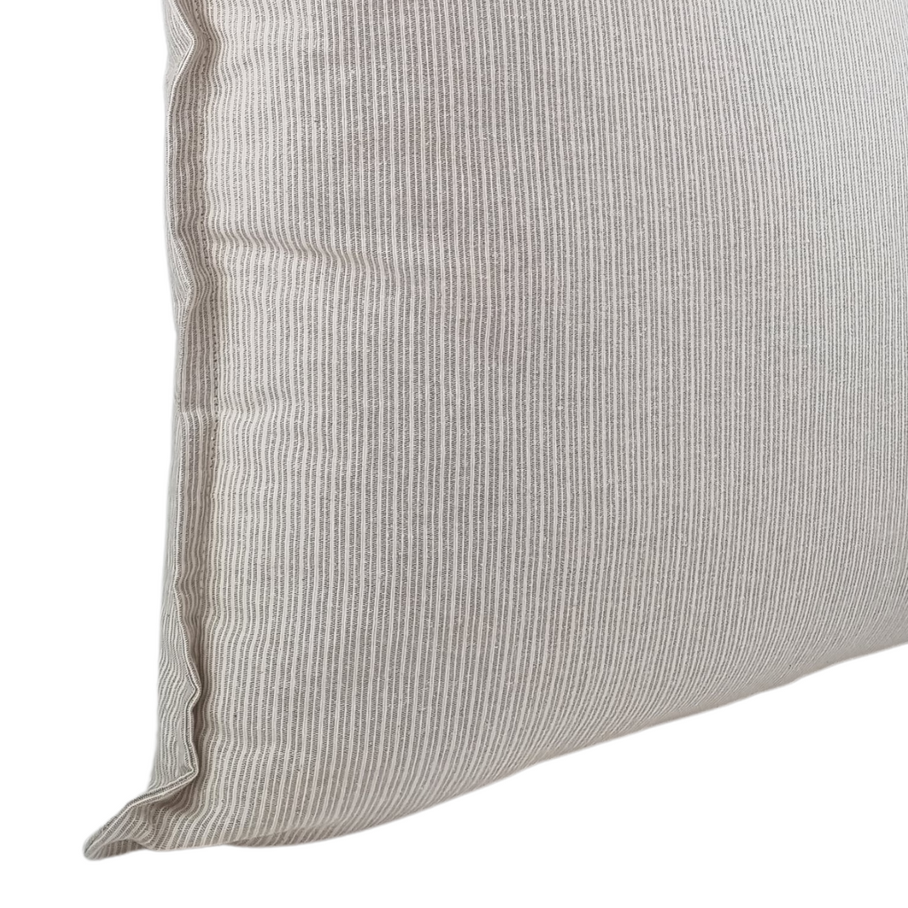 Almofada DINJA 50x50 Linho Bege com risca fina Cru e rebordo