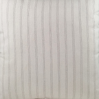 Almofada DINJA 50x50 Linho Cru com risca fina tripla Castanha e rebordo