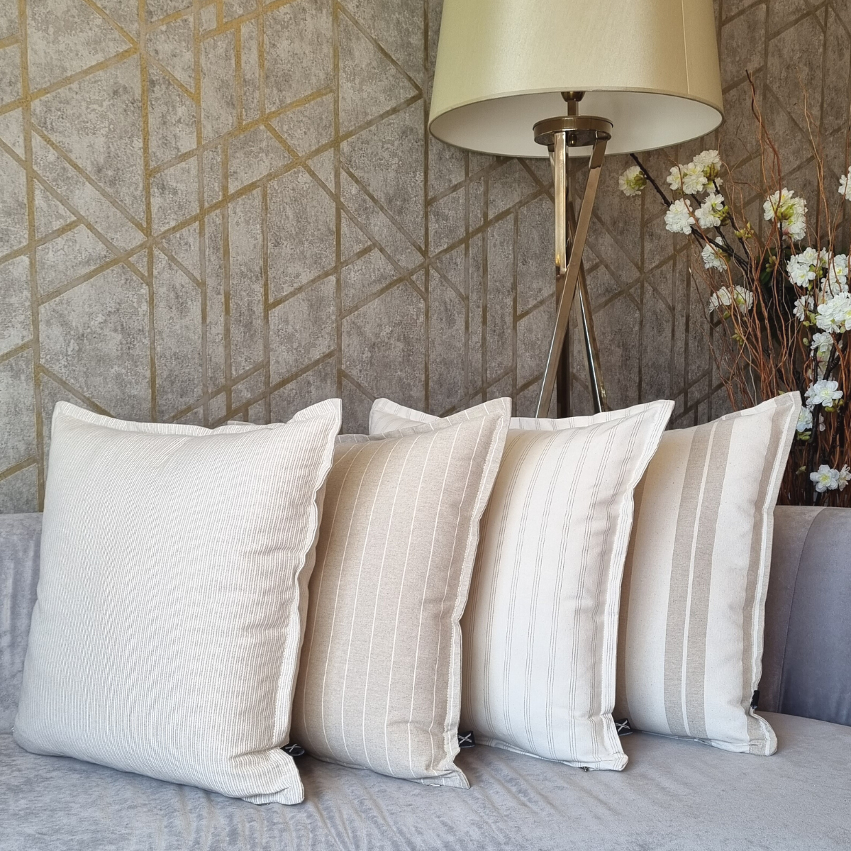 Almofada DINJA 50x50 Linho Bege com risca Cru e rebordo