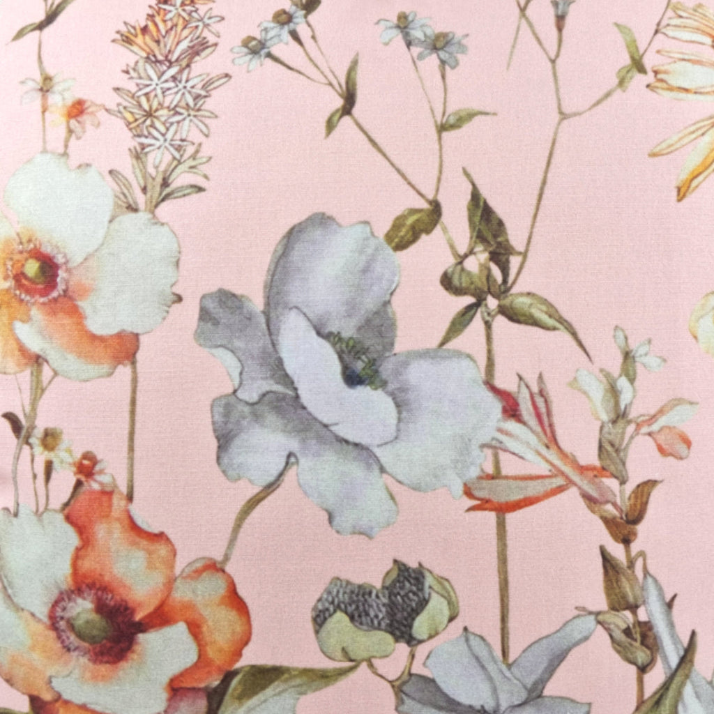 Almofada FJURI 45x45 Floral com fundo Rosa Pêssego