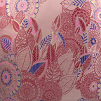 Almofada FJURI 45x45 Rosa com Folhas Douradas e Azuis e franja Dourada