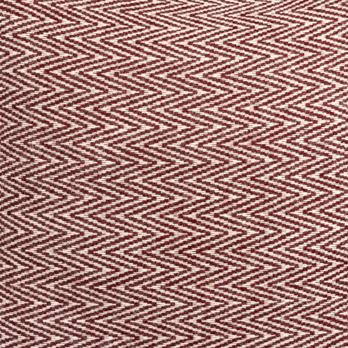 Almofada HEMMEK 45x45 Lã Bordeaux em padrão espinha