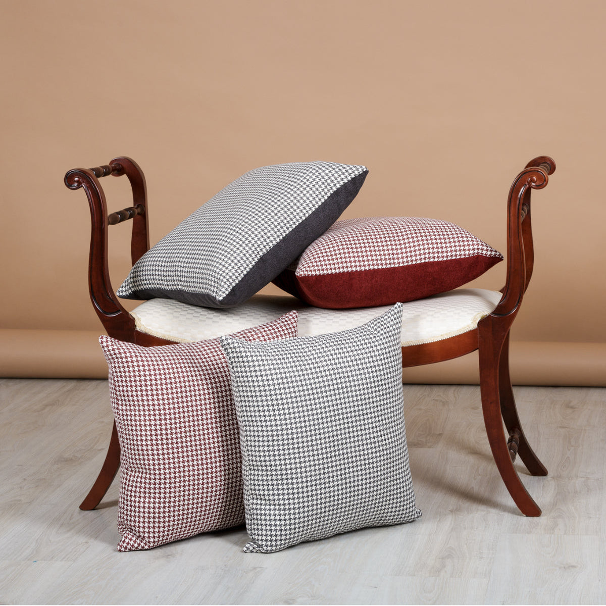 Almofada MUDELL 45x45 Cinza Antracite Pied Poule com Verso Veludo